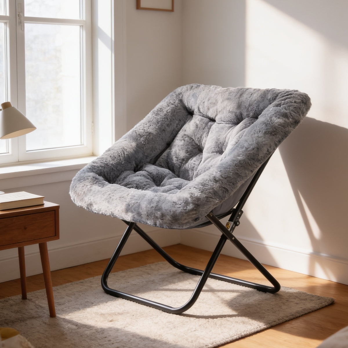 Faux fur folding saucer chair