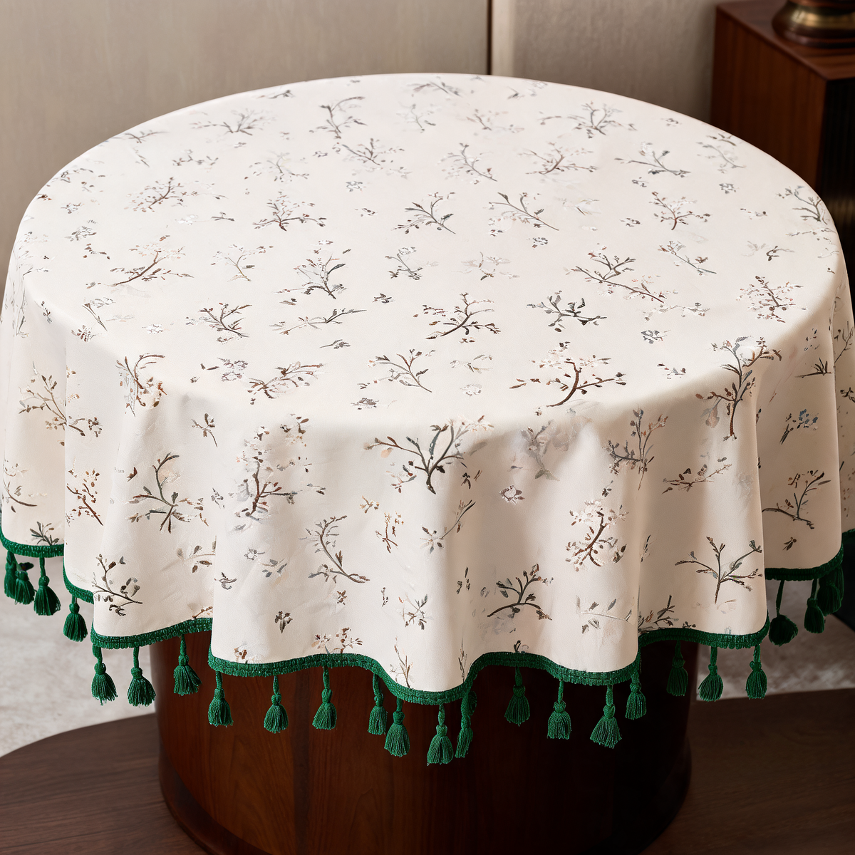Round Floral Tablecloth, Printed Polyester with Tassel Trim for Farmhouse Dining, Picnics and Parties, 90 to 150 cm / 35.4 to 59.1 in