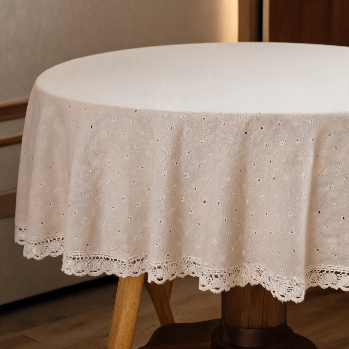 Round Floral Tablecloth, Printed Polyester with Tassel Trim for Farmhouse Dining, Picnics and Parties, 90 to 150 cm / 35.4 to 59.1 in