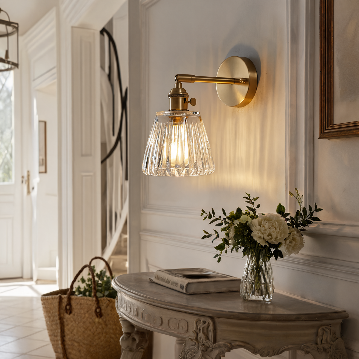 Brass Wall Sconce with Clear Ribbed Glass Shade, Single Light Adjustable Wall Lamp for Bedroom, Bathroom Mirror and Hallway, 14 cm / 5.5 in Shade