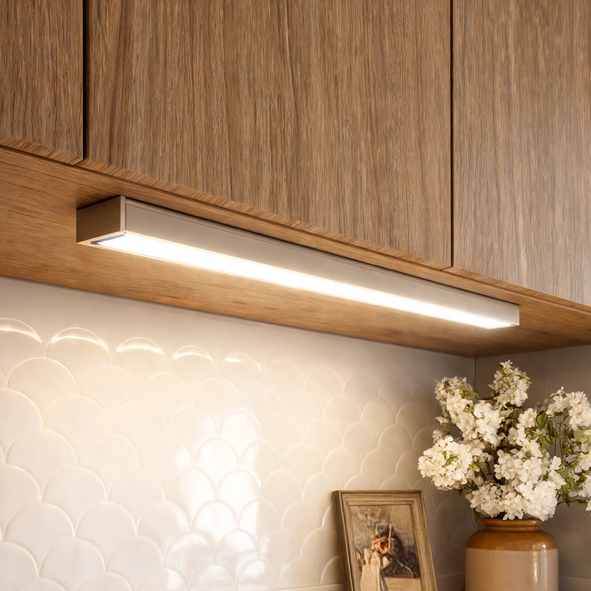 Motion Sensor LED Light Bar, Rechargeable Wireless Night Lamp, Type C Charging, 10 to 50 cm / 3.9 to 19.7 in, Warm or Cold White for Closet and Stairs